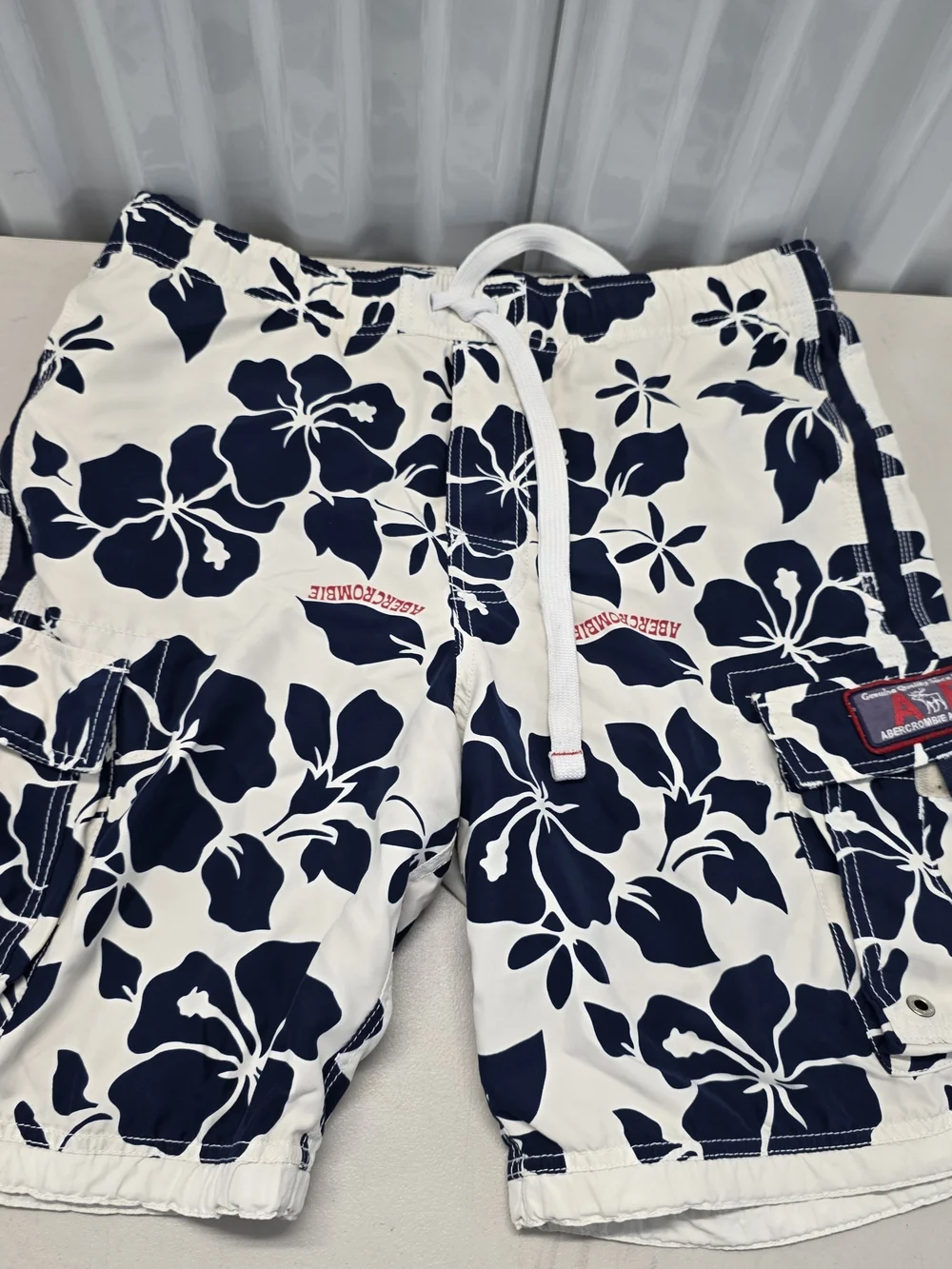Vintage Abercrombie & Fitch Tugger Hawaiian Floral Cargo Board Shorts Men's W34